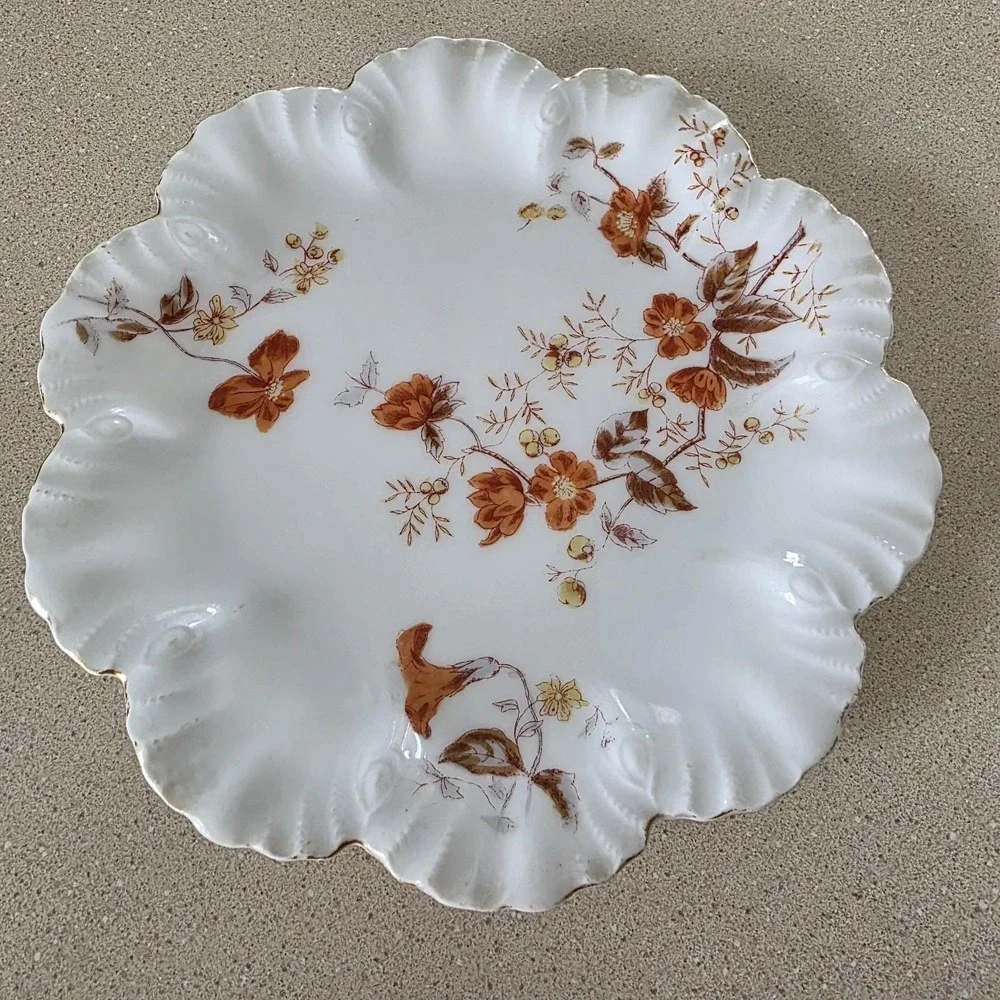Antique Marx & Gutherz Carlsbad Austria Scalloped Edge 7.5